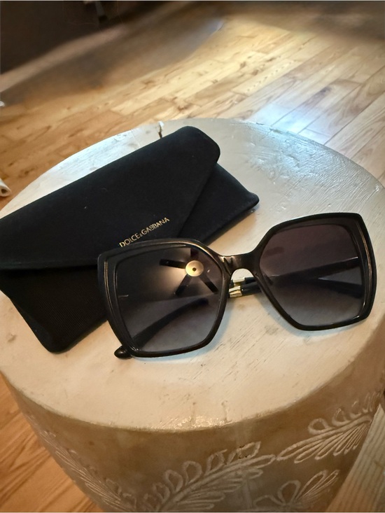 Dolce & Gabbana Black Cat-Eye Sunglasses with Gradient Lenses